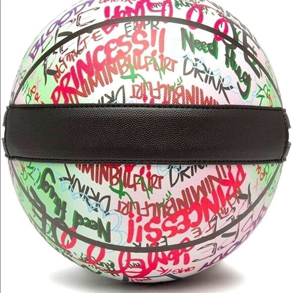 ✨HP✨Graffiti Basketball Shape Clutch Model 1 - Picture 8 of 11